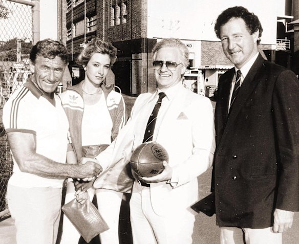 Sydney Swans Coach Tom Hafey, wife Leanne and Dr Edelsten with Swans Chief Executive Don Roach at the SCG in 1985.