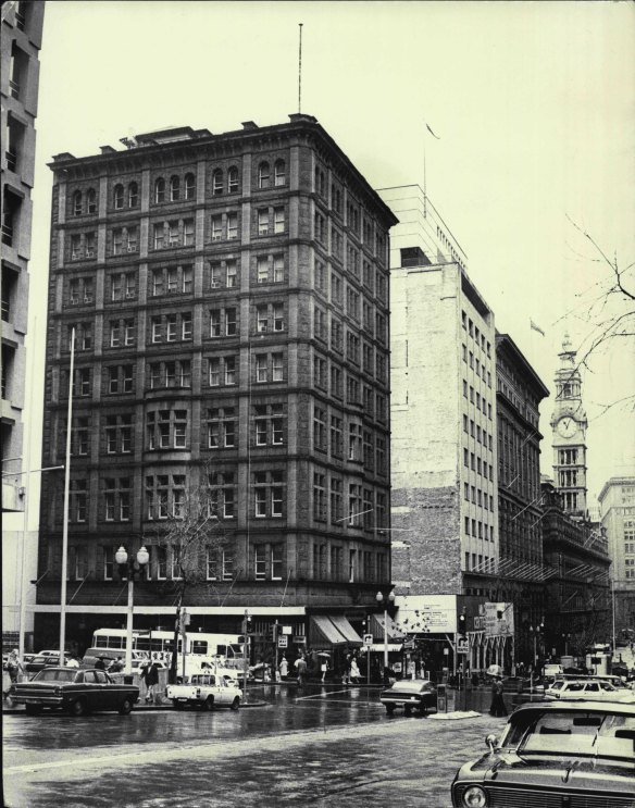 The Commercial Travellers’ Association building on the corner of Martin Place and Castlereagh Street in October, 1973. 