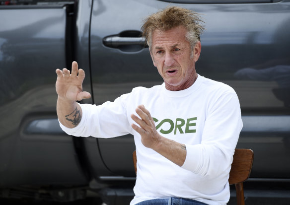 Actor Sean Penn has lashed out at critics of his COVID-19 vaccine site. 