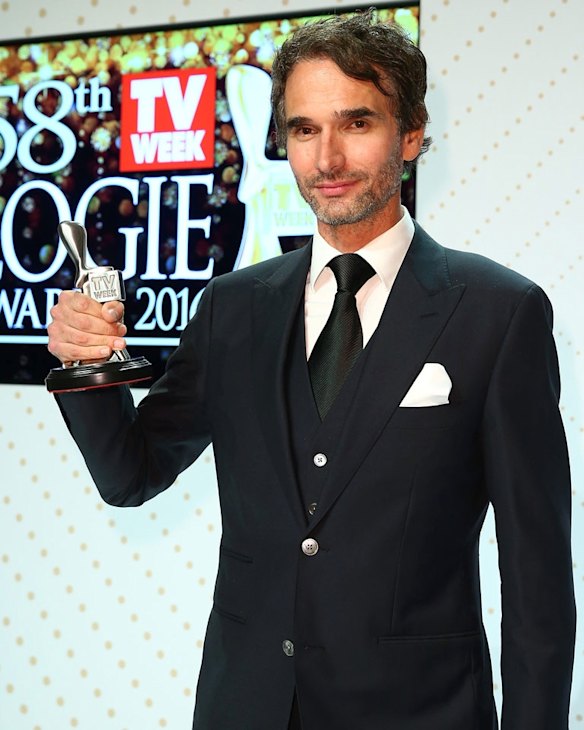 Sampson with <i>Gruen</i>'s Logie for Best Entertainment Program.