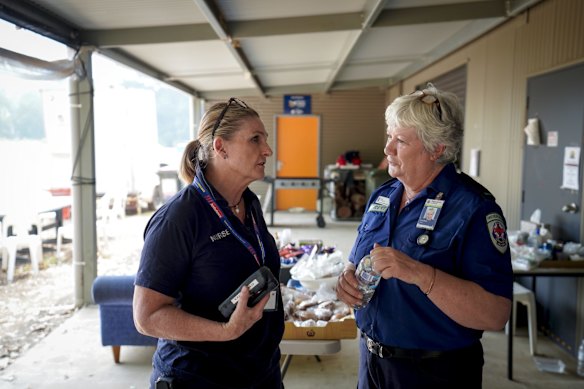 Sandi Grieve (L) and Sue Martin (R) both from Victoria Ambulance at the Jingellic showground.