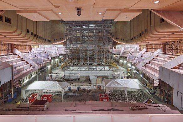 A general view of the construction inside the hall.