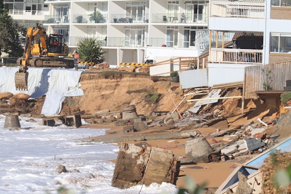 The scene at Collaroy Beach this morning after laying some 12,000 sandbags overnight.