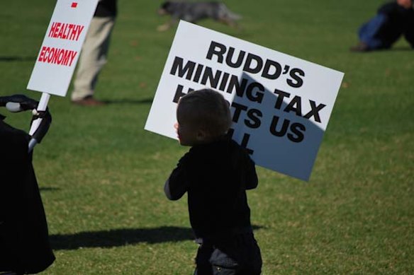 About 1200 mining workers and families told Kevin Rudd to 'axe the tax'. Photo: Chalpat Sonti