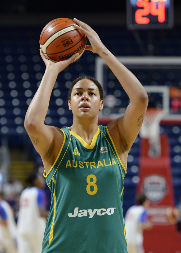 Liz Cambage playing for the Opals in 2016.