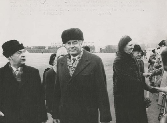 Jan 1975 Gough Whitlam visits Soviet Union.