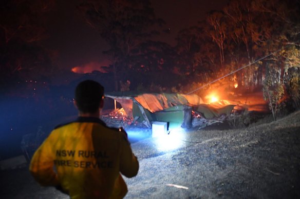 Homes destroyed by bushfires at Mt Tomah.