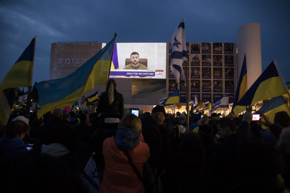 Pro-Ukraine Israelis gather in Habima Square, Tel Aviv to watch a simulcast of President Zelensky’s address to the Israeli Parliament, the Knesset.