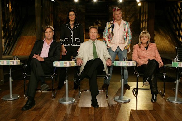 Darren Lyons (back right) in TV show THE DRAGONS' DEN.  