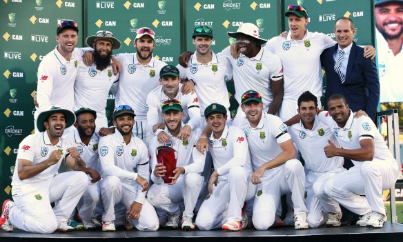 South Africa celebrate their 2-1 series win in Australia in 2016-17.