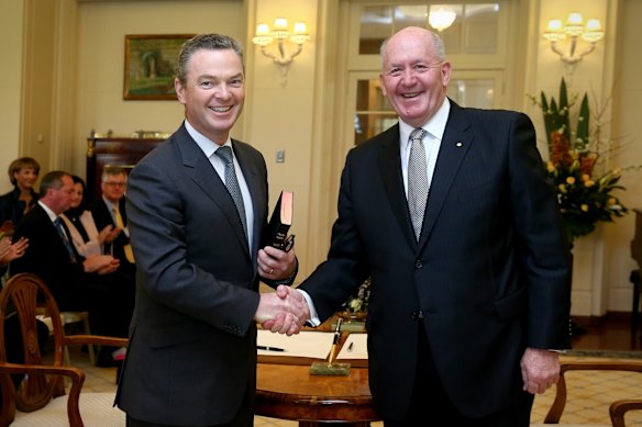 Minister for Defence Industry Christopher Pyne and Governor-General Sir Peter Cosgrove during the swearing-in ceremony at Government House in Canberra on Tuesday 19 July 2016. 