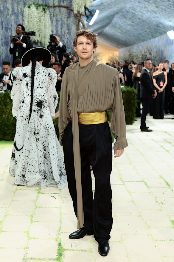 Joe Alwyn in Valentino.