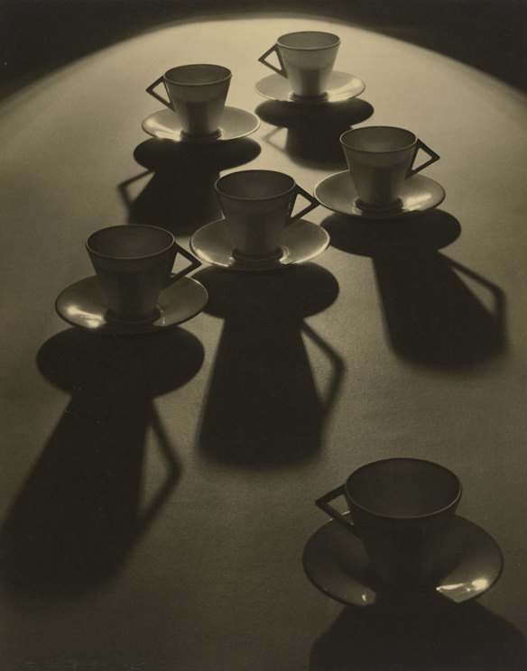 Teacup ballet, 1935, by Olive Cotton.