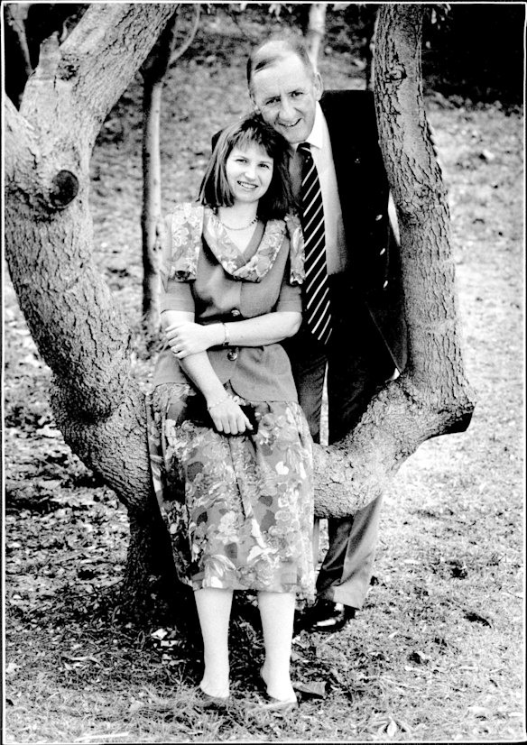 Nationals leader Tim Fischer announces his engagement to Judy Brewer.