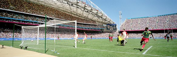  Samuel Eto'o thought he'd scored the winner but his effort was ruled offside in the men's soccer final between Cameroon and Spain.