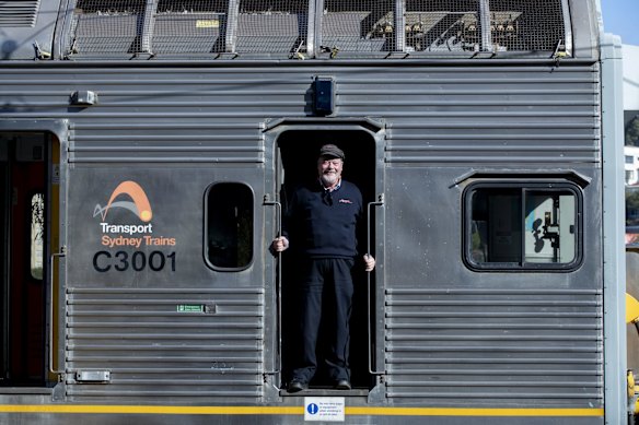 The historic final S-Set trip over the Sydney Harbour Bridge.