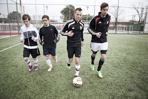 Gavin de Niese, 2nd Right, training in River Plate Stadium, Buenos Aires Argentina.