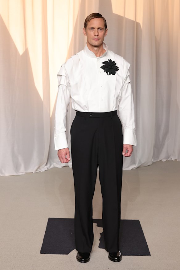 You can always count on Alexander Skarsgård to strike a look on a red carpet.