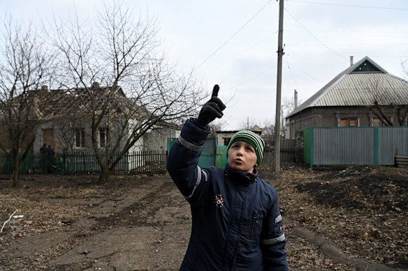 Misha, 11, recalls the arrival of planes, followed by a missile attack at 2:40am on the residential area of Kramatorsk. 
