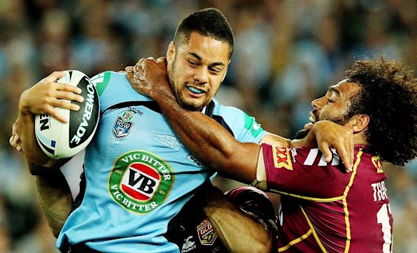 Jarryd hayne is tackled.