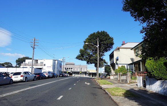 Tebbutt Street at Taverners Hill: before.