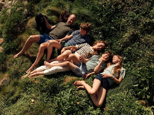 La foto è stata scattata durante le vacanze di Pasqua della famiglia in Cornovaglia.