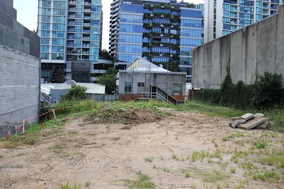 The 70-metre Crest & Walker tower at 12 Kyabra Street in Newstead is scheduled for completion in late 2028. 