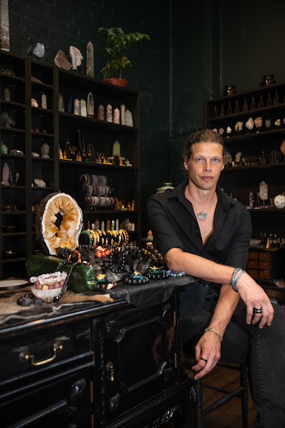 Dan Zizys, coproprietário da Curiosity Merchants, que afirma que os clientes desejam varejo baseado na experiência no mundo pós-pandemia.  