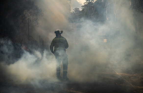 Firefighters from the National Parks and Wildlife Service, the RFS and Fire & Rescue NSW conduct hazard-reduction burning in Blackheath last week. 