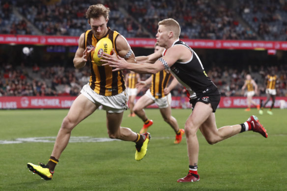 Dan Hannebery (right), in his first senior match in almost a year, was in excellent touch against Hawthorn on Saturday.