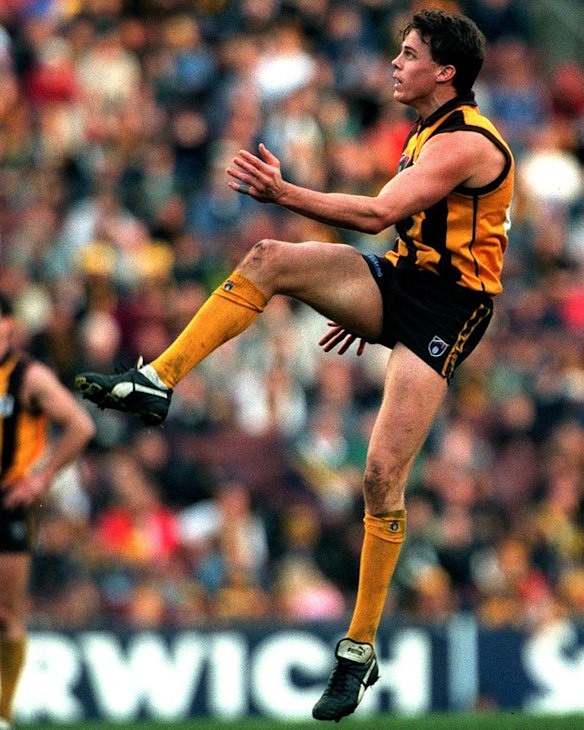 Justin Crawford, brother of Hawks Brownlow Medallist Shane Crawford, played two seasons each for the Swans then Hawks, totalling 46 games between 1995 and 1998.