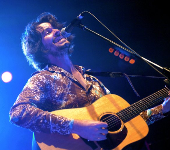Bernard Fanning performing at the Enmore Theatre, 23 February 2006.