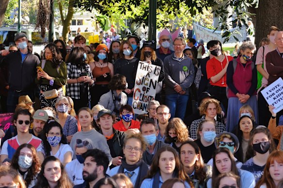 An estimated crowd of five thousand gathered at Treasury Gardens on Friday for Climate Strike, a rally and march organised by School Strike 4 Climate after the recent federal budget announcement. 