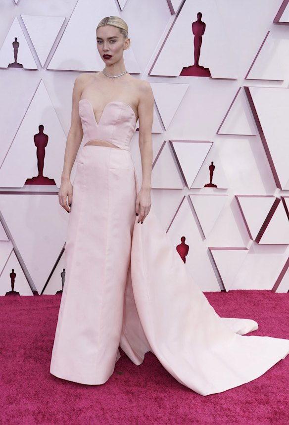 Vanessa Kirby arrives at the Oscars in custom Gucci.