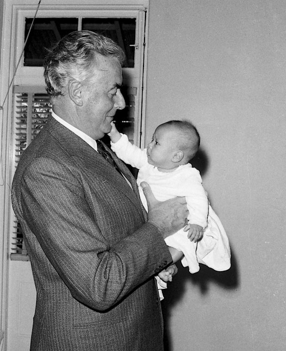 Mr Gough Whitlam visits Vietnamese refugees at North Head Quarantine Station in Sydney, 1975.   750406/1-3