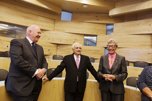 Governor-General Peter Cosgrove with Frank Gehry and UTS Chancellor Vicki Sara at the opening of the Gehry-designed Dr Chau Chak wing of UTS
