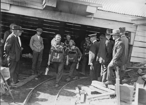 Fairfax Archive: Mineral extraction