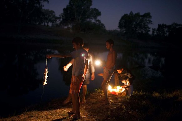 Fishing on the Darling River.