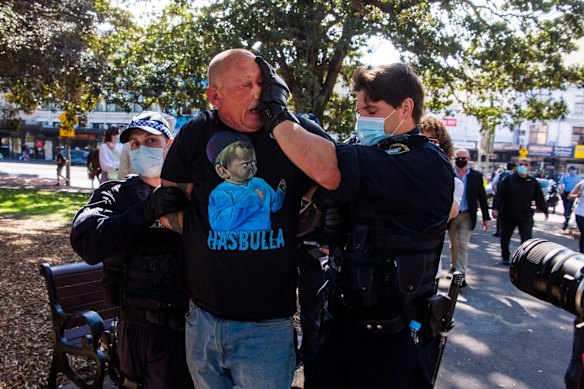 Police arrested protesters at a Sydney anti-lockdown rally.
