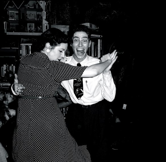 Student 3rd Place. Gigi Malherbe, "VB Party 01".