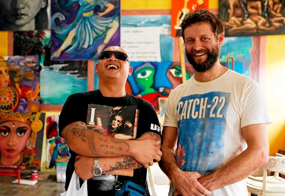 Australian artist Ben Quilty poses with Bali Nine member Andrew Chan during Quilty's visit to Kerobokan jail to teach inmates to paint.
