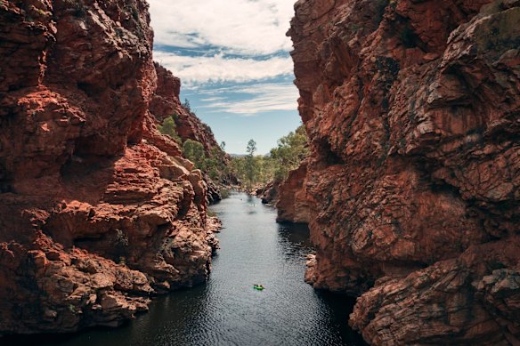 Alice Springs places to swim: Waterholes fill after heavy rains