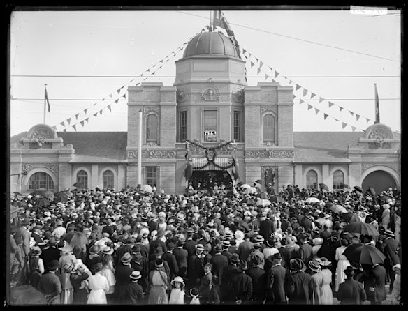 Official opening of Taronga Zoological Park, 7 October 1916. 
