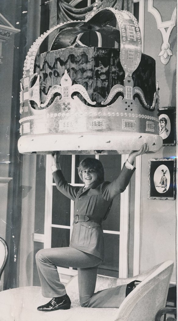 Johnny Farnham/John Farnham, appointed King of Moomba, 1972. 