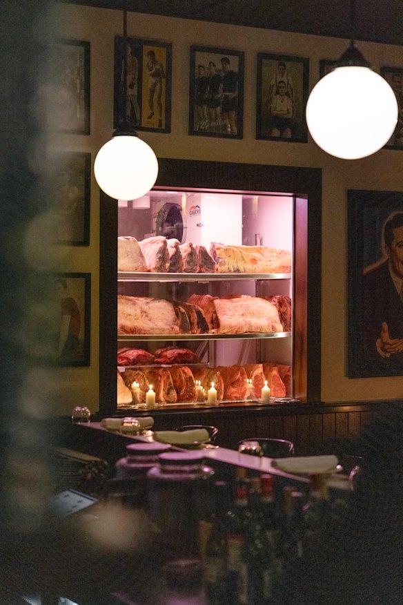 Câmara frigorífica de Porteño, que pode ser vista desde a sala de jantar principal.