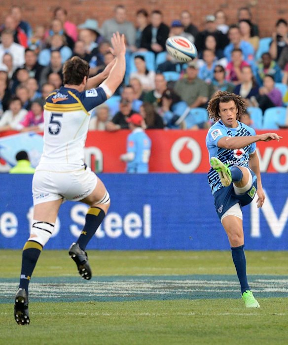 Zane Kirchner of the Bulls kicks the ball.
