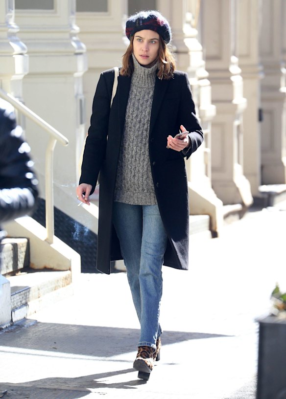 Before THAT Vogue cover caused such a stir, Alexa Chung nonchalantly wore a beret in New York.