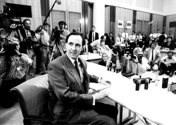 Former Federal Treasurer Paul Keating speaks to the media at Parliament House, Canberra on December 19, 1991 after making a successful challenge to the leadership of Australian Prime Minister Bob Hawke.