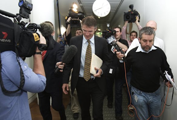 Independent MP Rob Oakeshott returns to his office after meeting with fellow Indepents Tony Windsor and Bob Katter at Parliament House. 