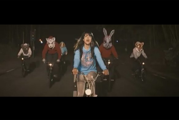 2007: <i>What's a Girl To Do</i>, Bat For Lashes